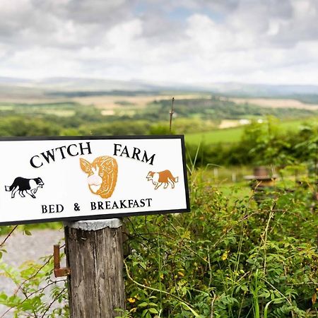 Cwtch Farm Bed & Breakfast Ystalyfera Esterno foto