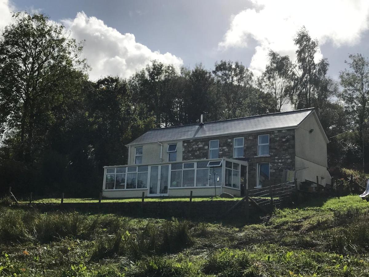 Cwtch Farm Bed & Breakfast Ystalyfera Esterno foto