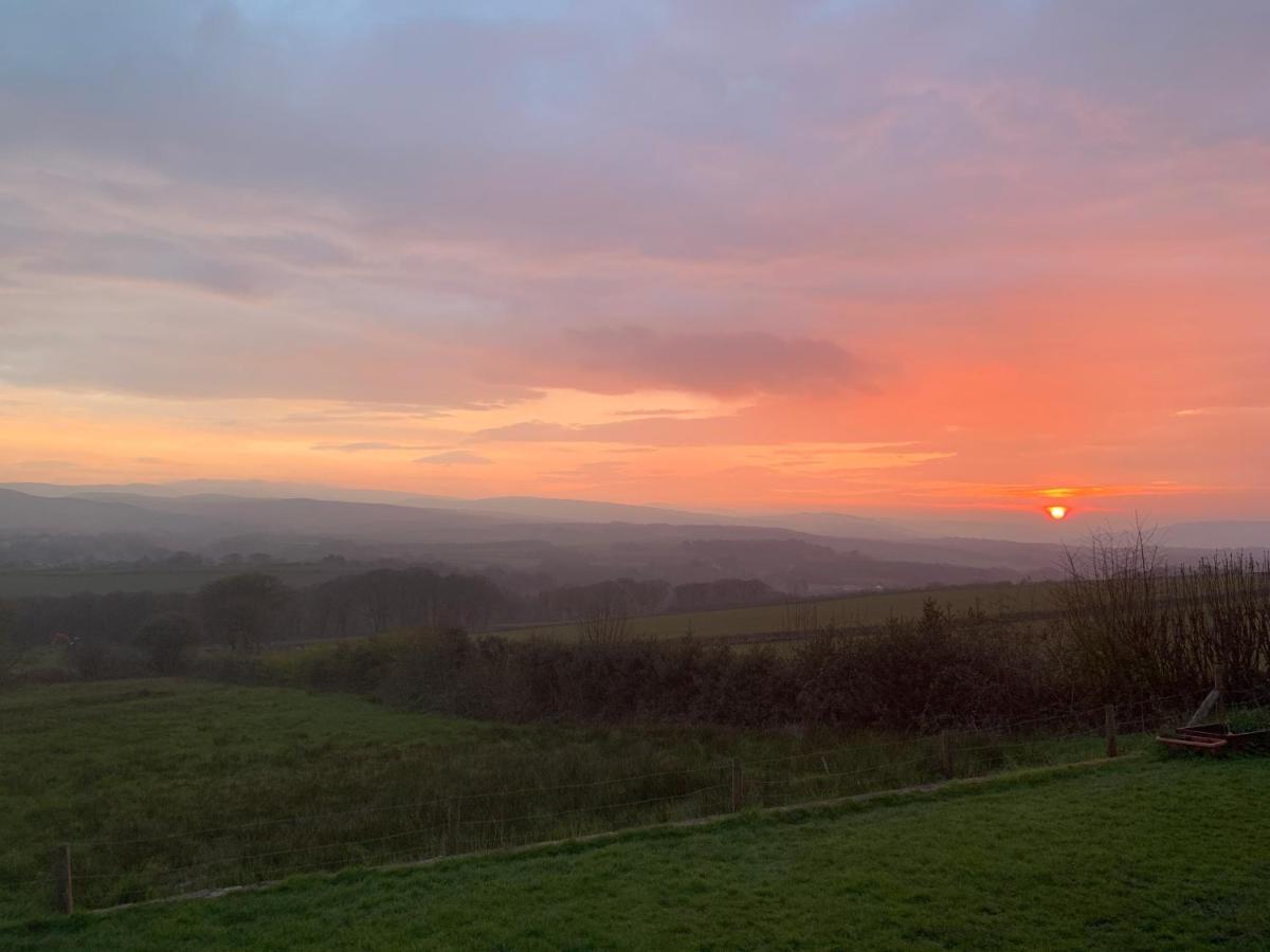 Cwtch Farm Bed & Breakfast Ystalyfera Esterno foto