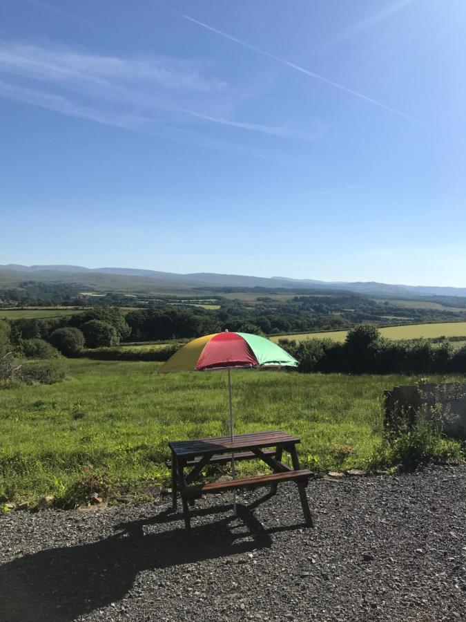 Cwtch Farm Bed & Breakfast Ystalyfera Esterno foto