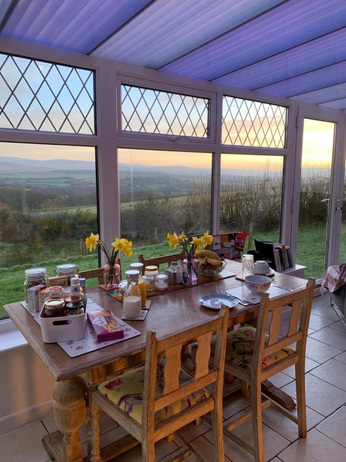 Cwtch Farm Bed & Breakfast Ystalyfera Esterno foto