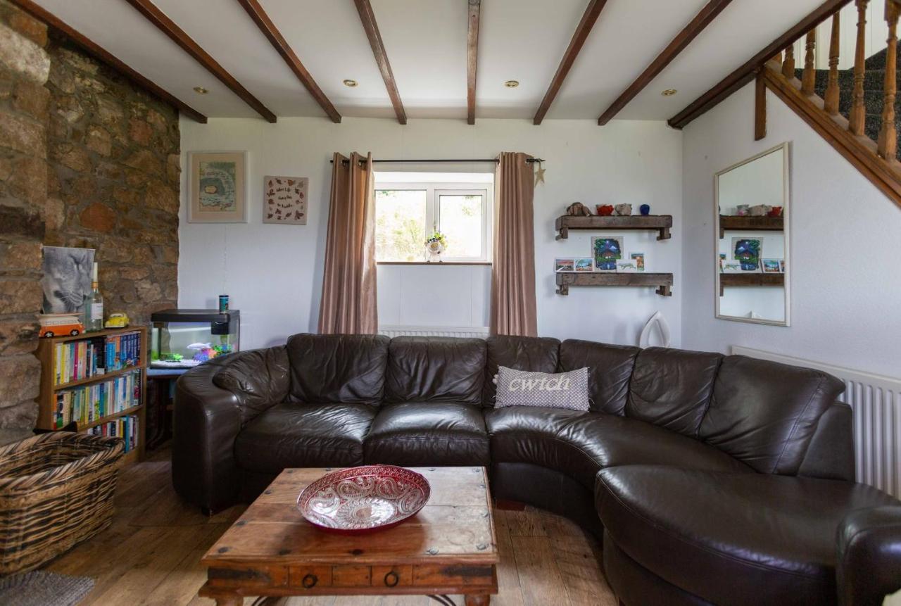 Cwtch Farm Bed & Breakfast Ystalyfera Esterno foto