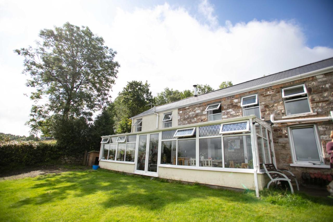Cwtch Farm Bed & Breakfast Ystalyfera Esterno foto